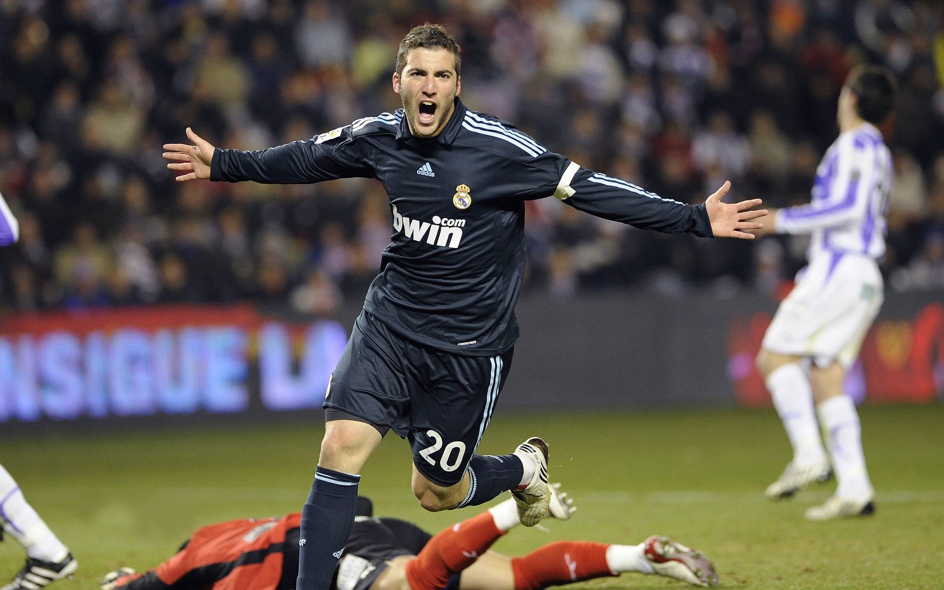 星空娱乐官网入口-国足球员体能测试顺利完成，国足体能标准